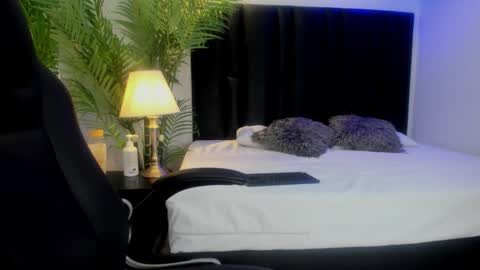 valeri_tafur online show from 10.15.25