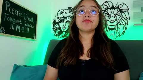 Snapshot of valeria_cherry chatting on 10.13.25 valeria online show from 10.13.25