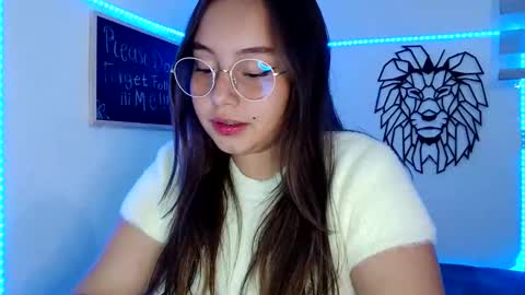 Snapshot of valeria_cherry chatting on 11.07.25 valeria online show from 11.07.25