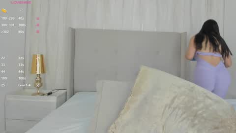Snapshot of valeriah_ chatting on 12.23.24 Valeria online show from 12.23.24