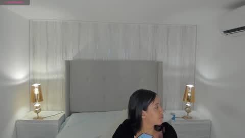 Snapshot of valeriah_ chatting on 01.23.25 Valeria online show from 01.23.25