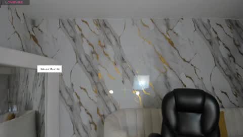 Snapshot of valeriavelvet chatting on 06.15.26 Vale online show from 06.15.26