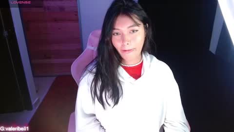 Snapshot of valeribell1 chatting on 12.30.24 Valeri online show from 12.30.24