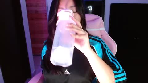 Snapshot of valeribell1 chatting on 02.18.25 Valeri online show from 02.18.25