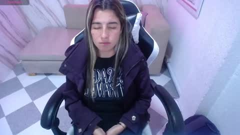 valerie_b online show from 02.12.25
