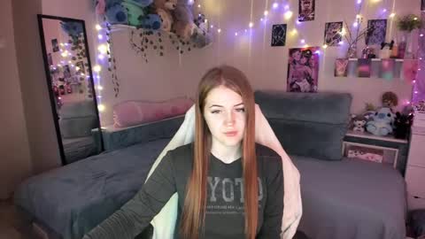 Snapshot of valerie_cutee chatting on 10.20.25 Lera online show from 10.20.25