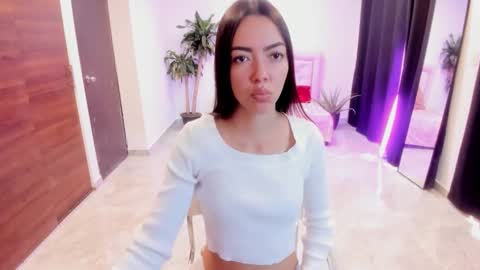 Snapshot of valerie_fox19 chatting on 10.14.25 Valerie fox online show from 10.14.25