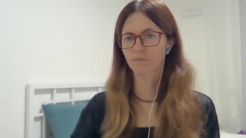 Snapshot of valerie_rose777 chatting on 10.13.25 valerie_rose777 online show from 10.13.25