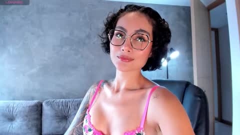  call me Val  online show from 02.02.26