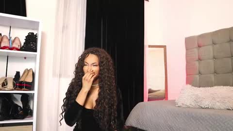 Snapshot of valeriebony chatting on 02.20.25 Valerie Style3 online show from 02.20.25