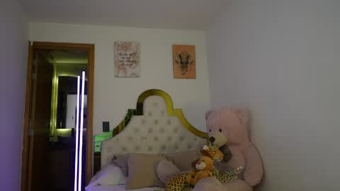 valeriecollinss_ online show from 06.02.26