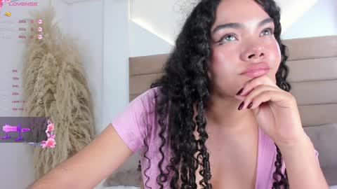 Snapshot of valeriediazx chatting on 01.15.25 valeri online show from 01.15.25