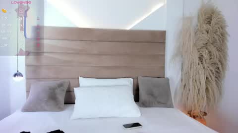 Snapshot of valeriediazx chatting on 03.05.25 valeri online show from 03.05.25