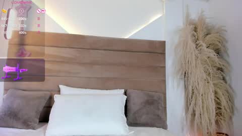 Snapshot of valeriediazx chatting on 03.11.25 valeri online show from 03.11.25