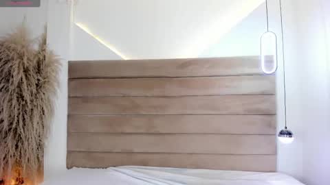 Snapshot of valeriediazx chatting on 09.09.25 valeri online show from 09.09.25