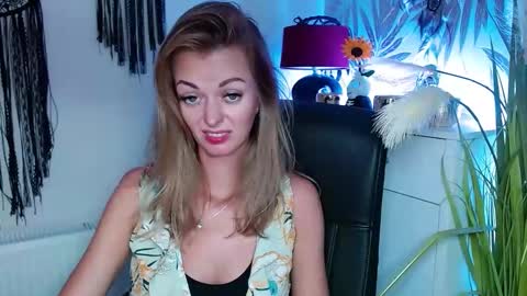 Snapshot of valerieluvsugar chatting on 12.02.24 Valerie online show from 12.02.24