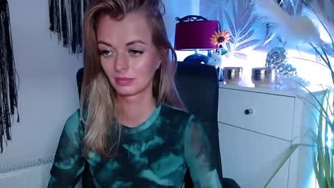Snapshot of valerieluvsugar chatting on 12.28.24 Valerie online show from 12.28.24