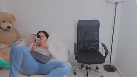 Juli C online show from 10.16.25