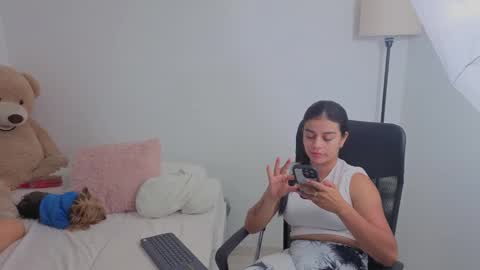 Juli C online show from 10.17.25