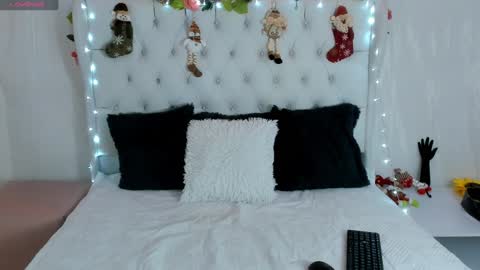 valeria111111 online show from 12.24.24