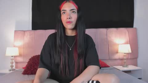 Snapshot of valery__gv chatting on 10.25.25 valery__gv online show from 10.25.25