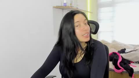 valery_bonnet1 online show from 10.24.25