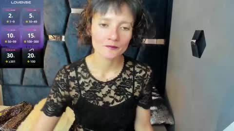 Snapshot of valery_more__ chatting on 10.08.25 VALERY MORE online show from 10.08.25