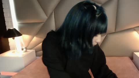 valery_smith15 online show from 01.05.25