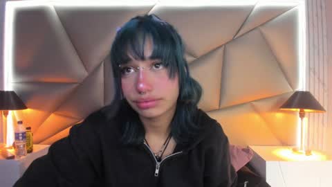 valery_smith15 online show from 01.17.25