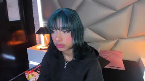 valery_smith15 online show from 01.18.25