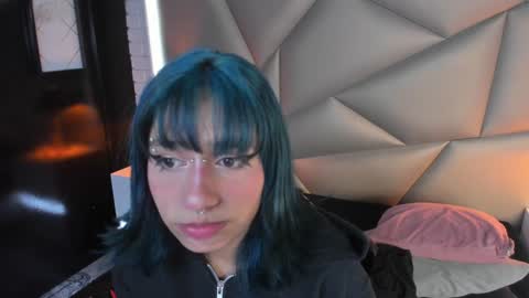 valery_smith15 online show from 01.18.25