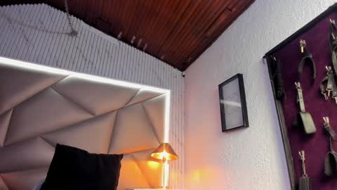 valery_smith15 online show from 01.23.25
