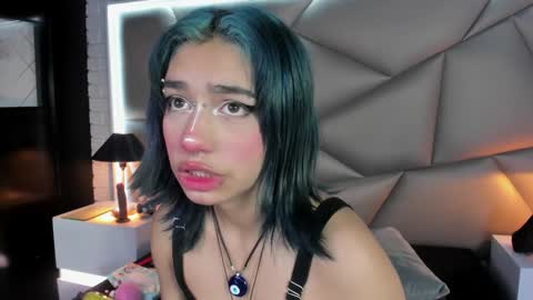 valery_smith15 online show from 01.28.25