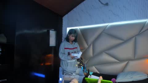 valery_smith15 online show from 02.16.25