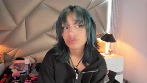 valery_smith15 online show from 02.22.25