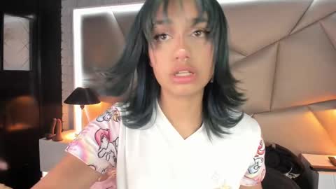 valery_smith15 online show from 02.22.25