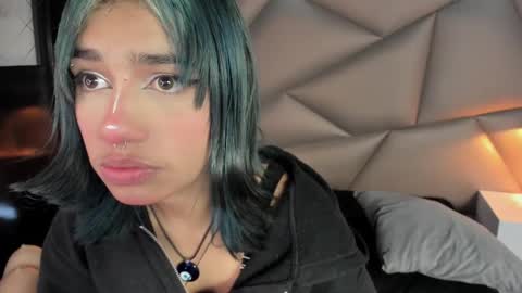 valery_smith15 online show from 02.24.25