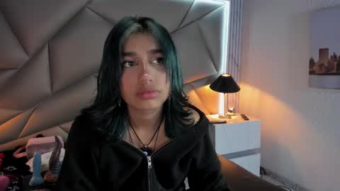 valery_smith15 online show from 02.25.25