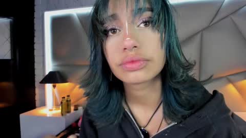 valery_smith15 online show from 02.27.25