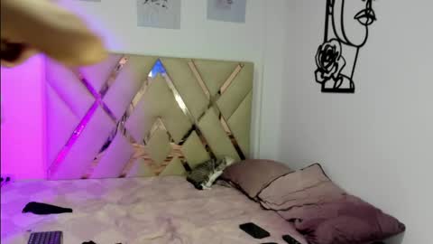 Snapshot of valery_sweet04 chatting on 05.20.26 valery_sweet04 online show from 05.20.26