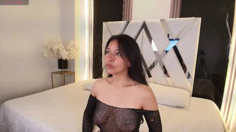 Snapshot of valery_wang chatting on 02.24.25 Val online show from 02.24.25