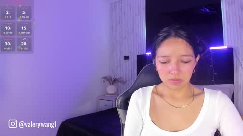 Snapshot of valery_wang chatting on 09.17.25 Val online show from 09.17.25