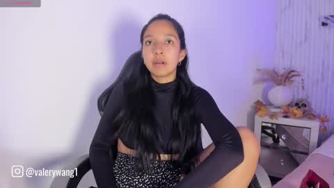 Snapshot of valery_wang chatting on 10.15.25 Val online show from 10.15.25