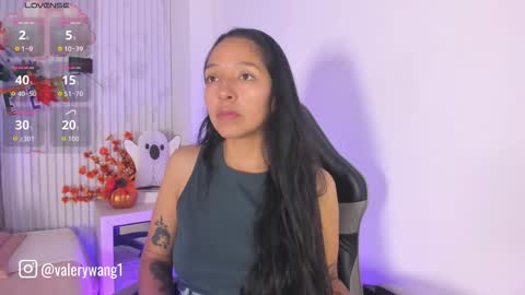 Snapshot of valery_wang chatting on 10.22.25 Val online show from 10.22.25