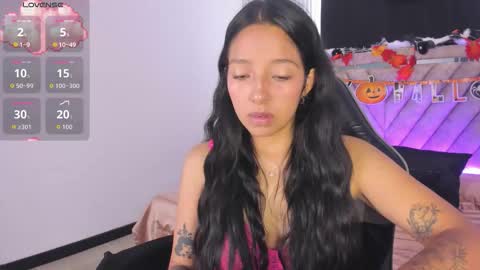 Snapshot of valery_wang chatting on 10.30.25 Val online show from 10.30.25