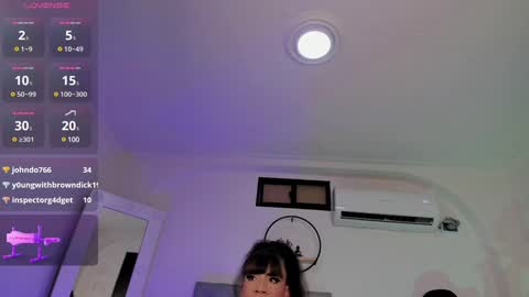 Snapshot of valery_yepes_ chatting on 12.13.24 Valery online show from 12.13.24