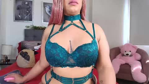 Snapshot of valeryharriz chatting on 02.20.25 valeryharriz online show from 02.20.25