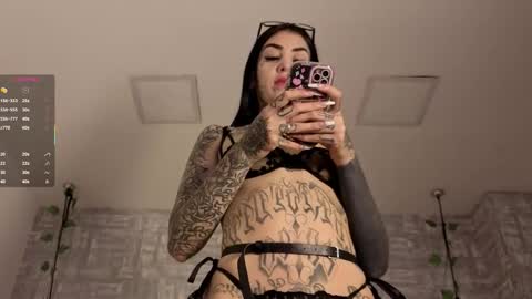 valerykat_ online show from 12.23.25