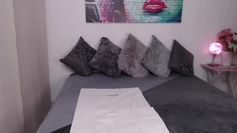 Snapshot of valeryrivas_ chatting on 09.23.25 Valery Rivas online show from 09.23.25