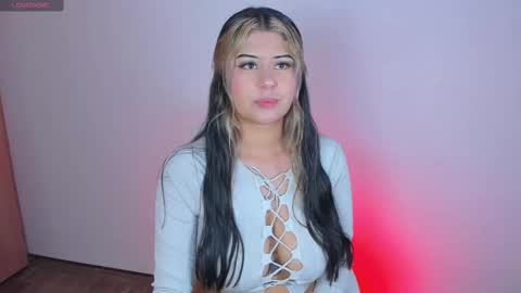 Snapshot of valeska__v chatting on 10.14.25 your loveee  online show from 10.14.25